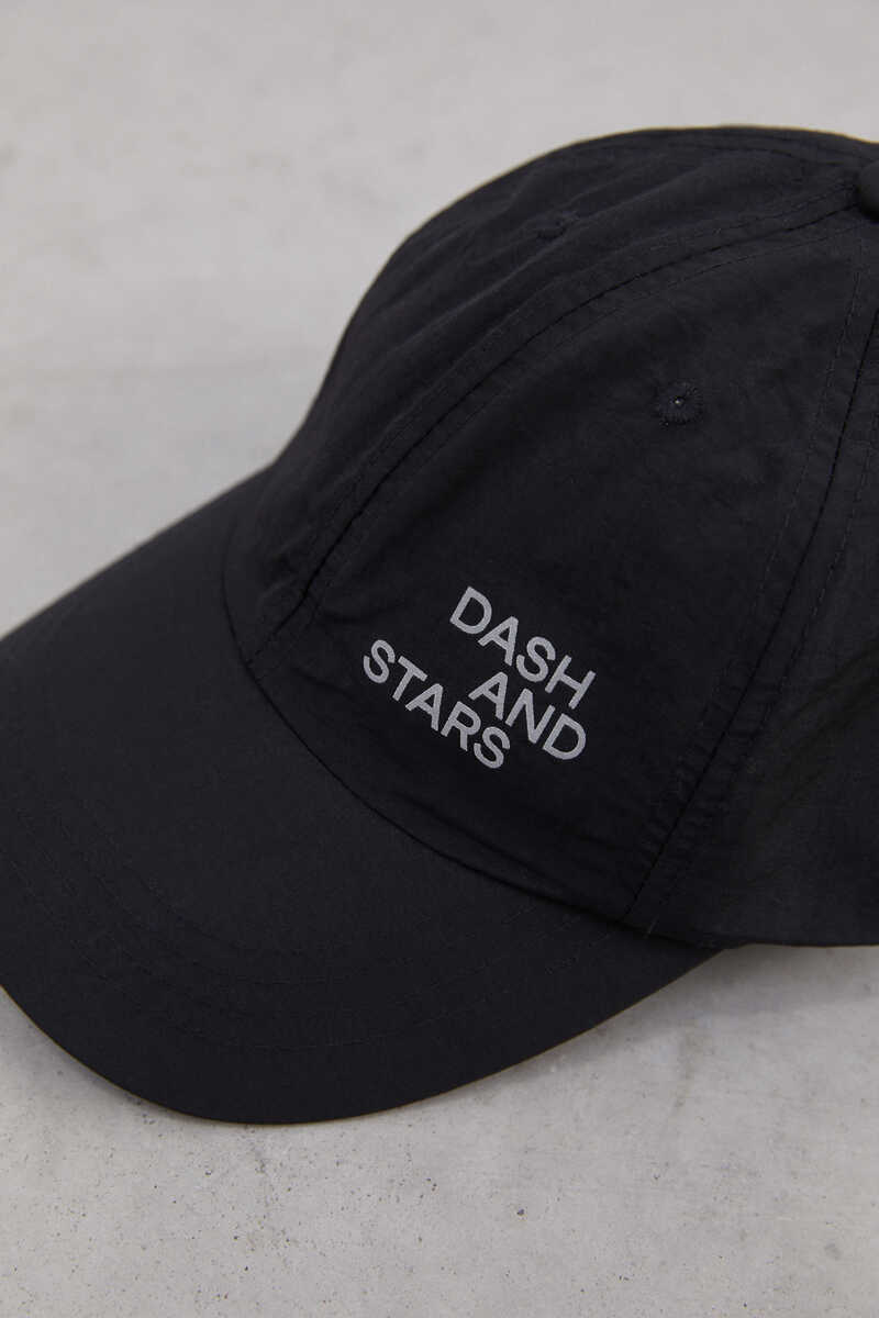 Dash and Stars Gorro preto técnico logo refletor preto
