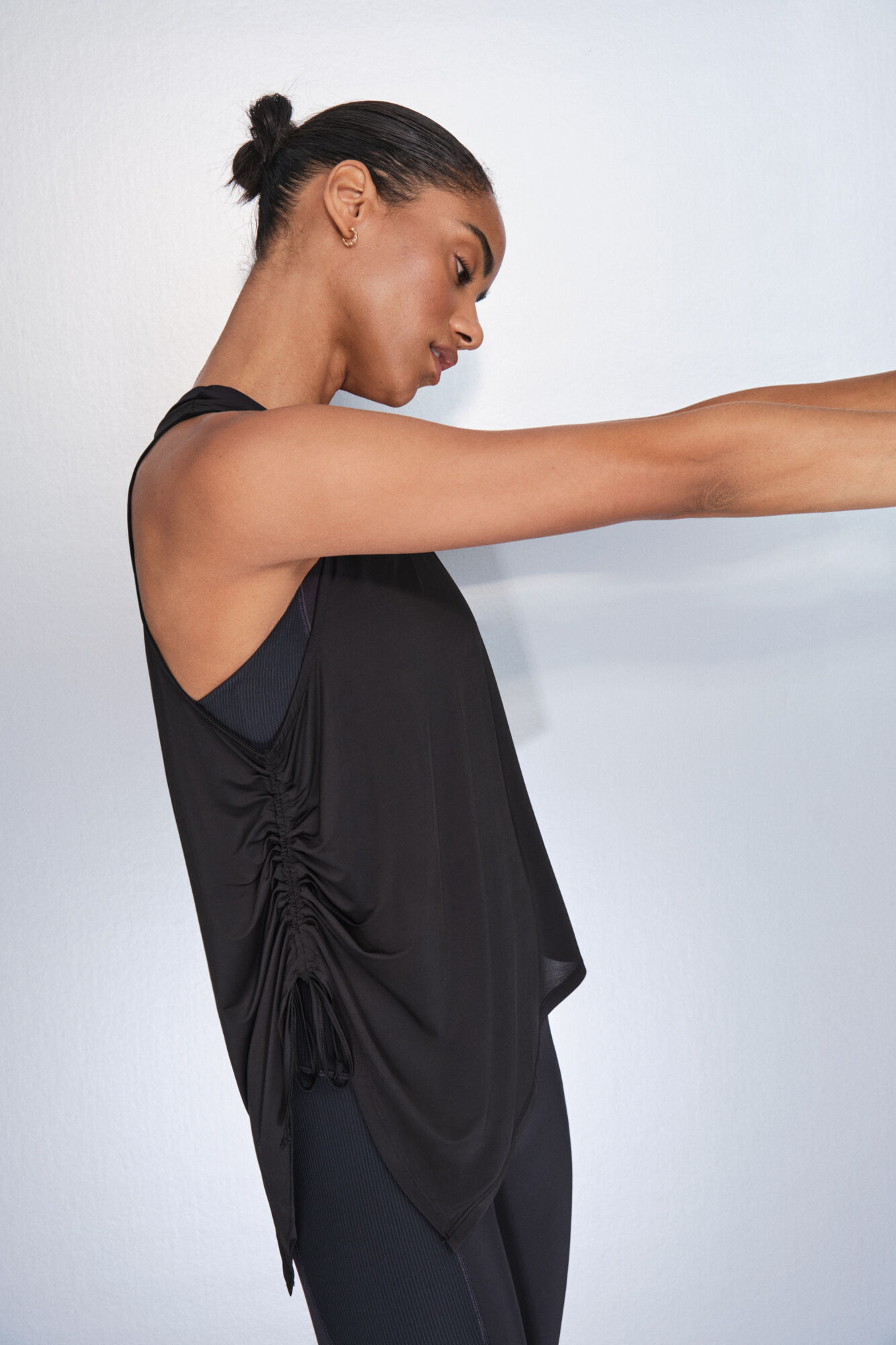 Dash and Stars T-shirt preto assim&eacute;trico halter preto