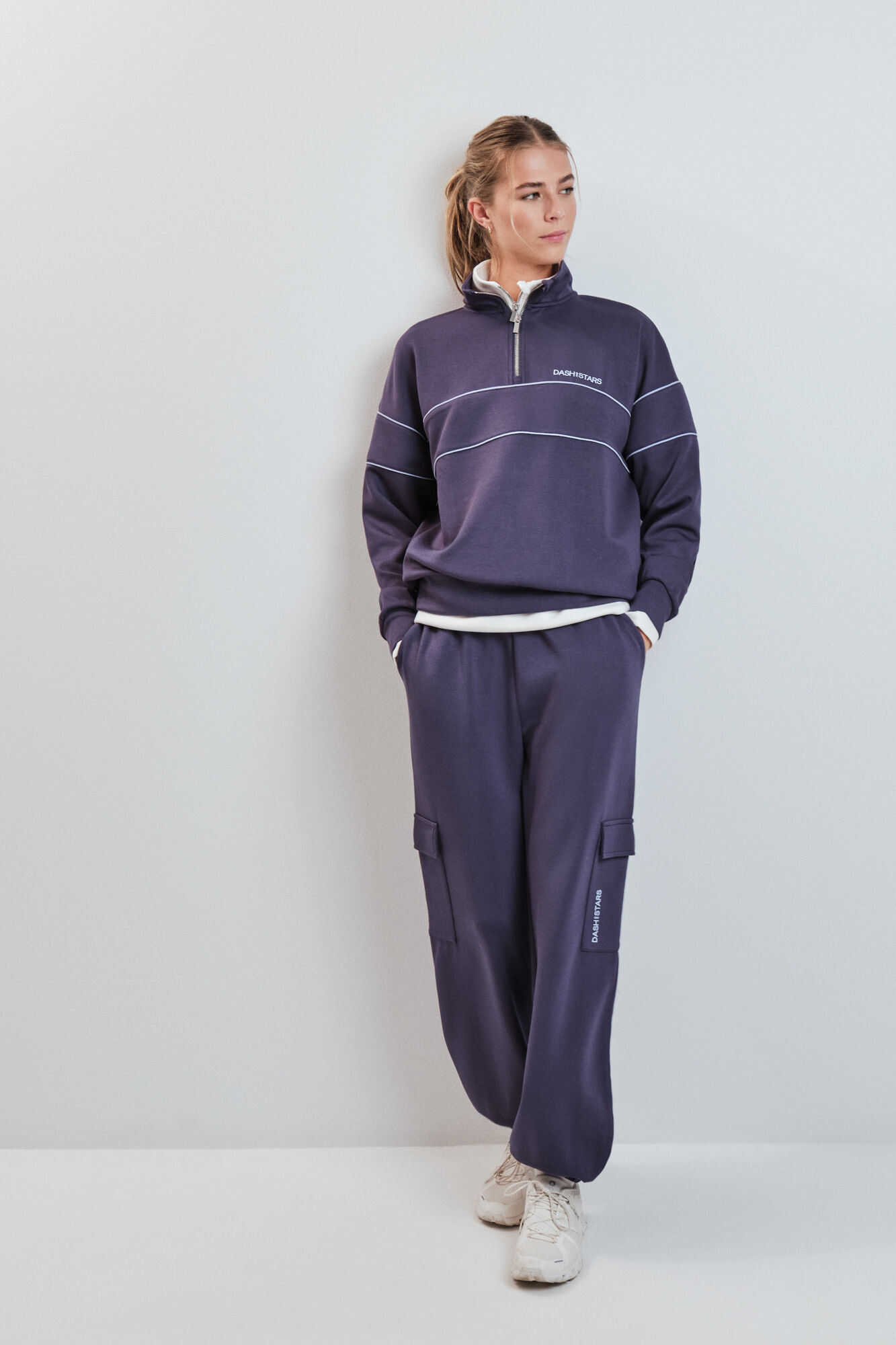 Dash and Stars Cal&ccedil;a comprida larga cinzenta cinzento