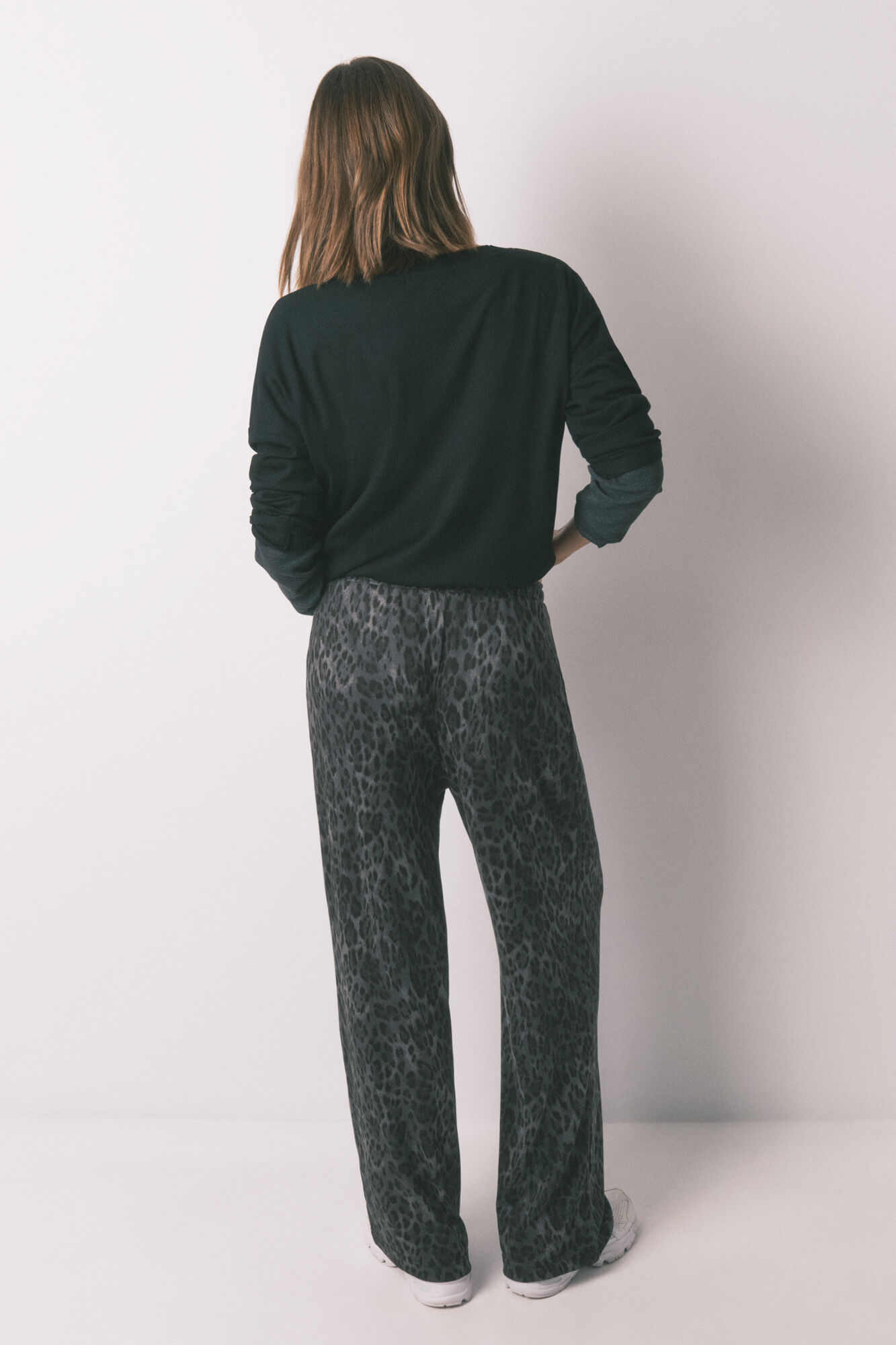 Women'secret Cal&ccedil;a comprida cinza com estampa animal cinzento