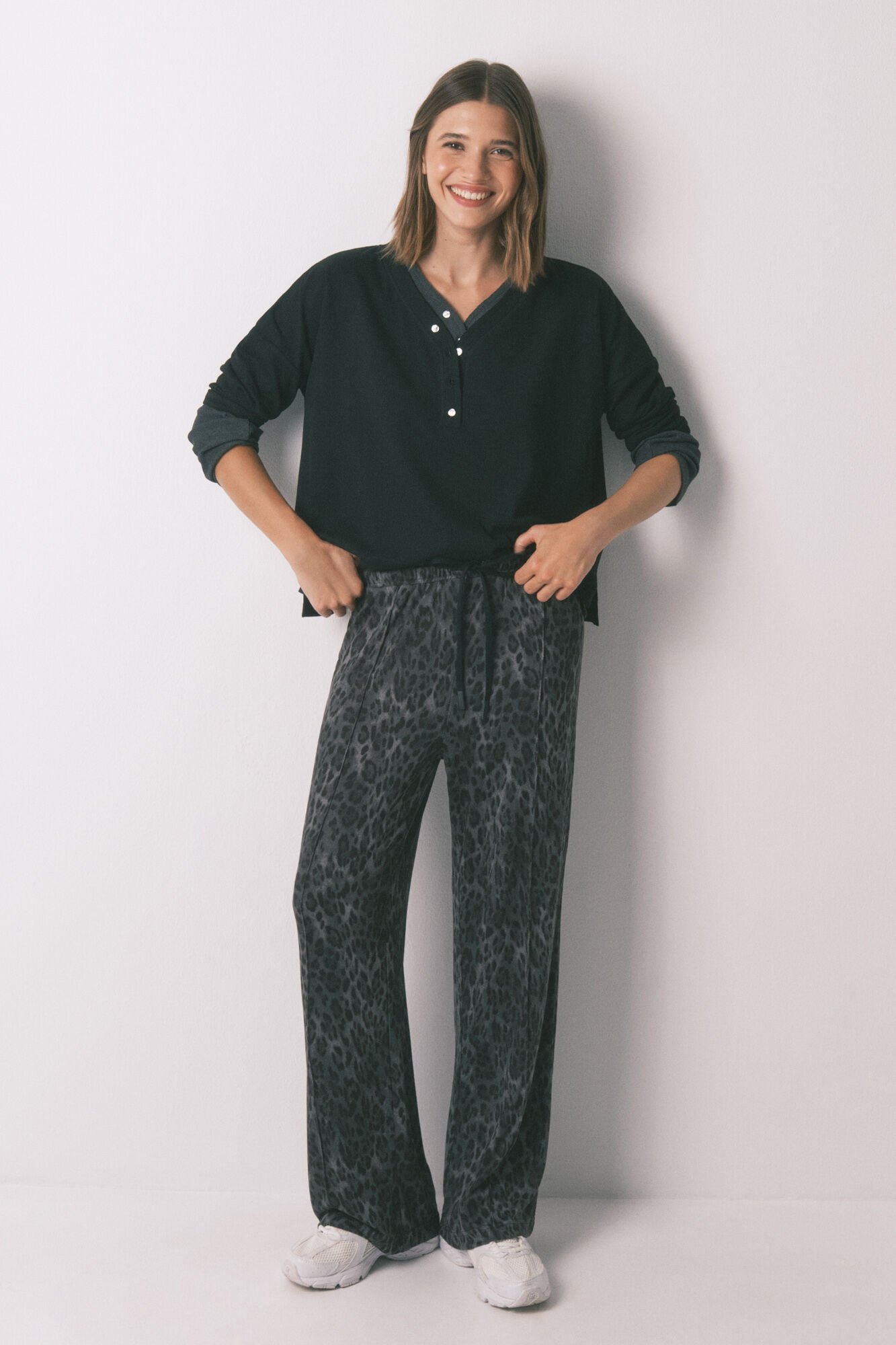 Women'secret Cal&ccedil;a comprida cinza com estampa animal cinzento