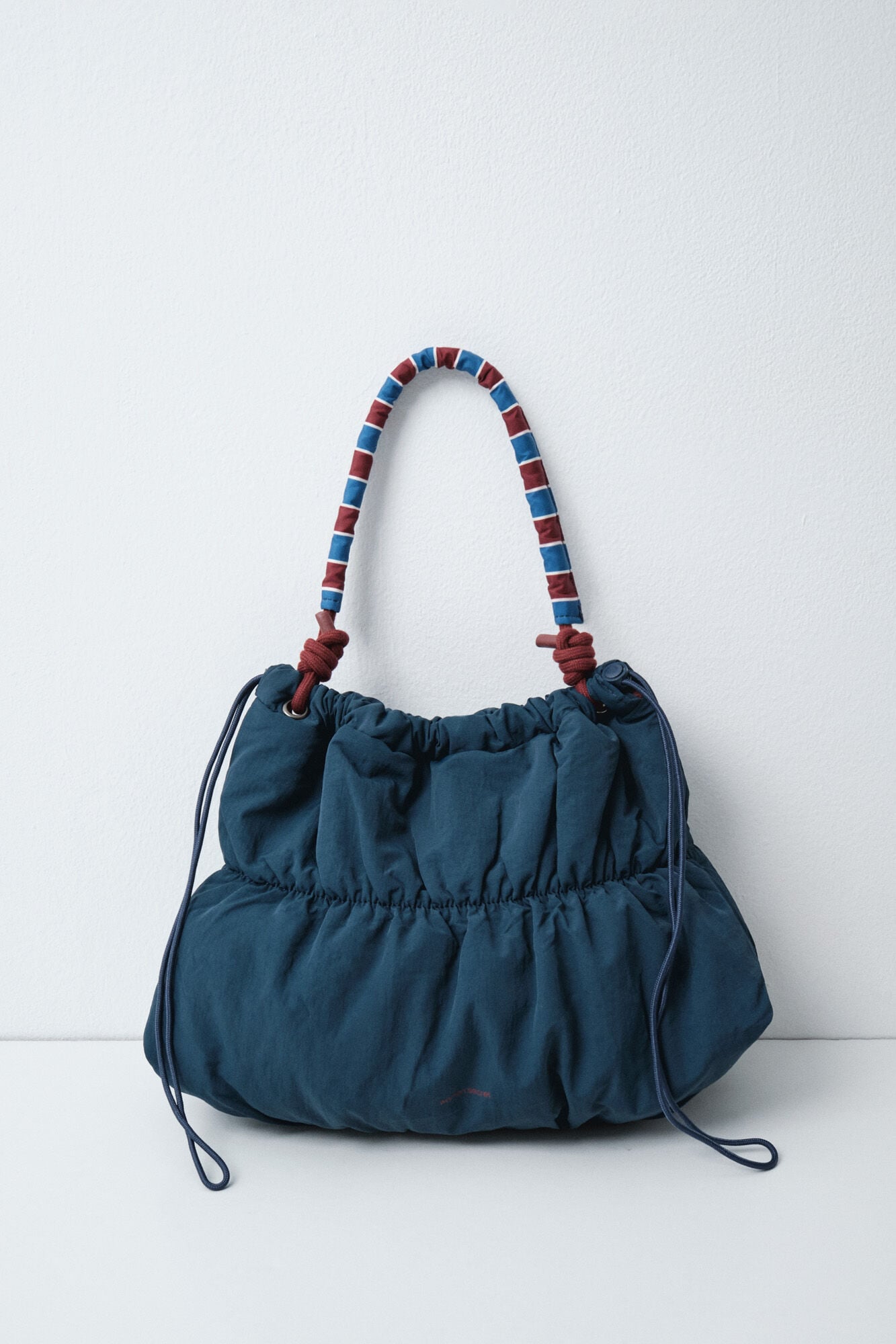 Women'secret Bolso fruncido azul asa multicolor