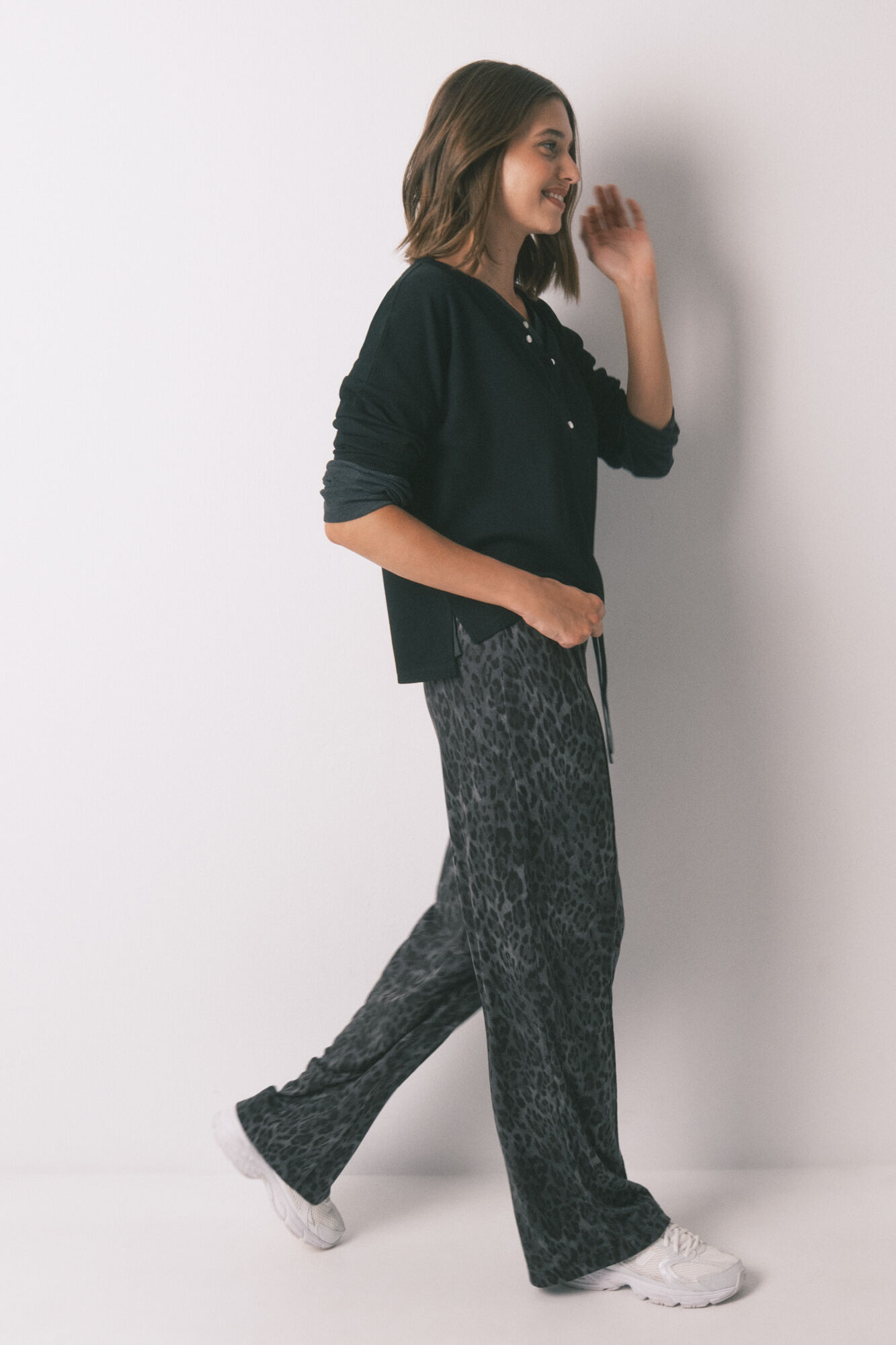 Women'secret Cal&ccedil;a comprida cinza com estampa animal cinzento