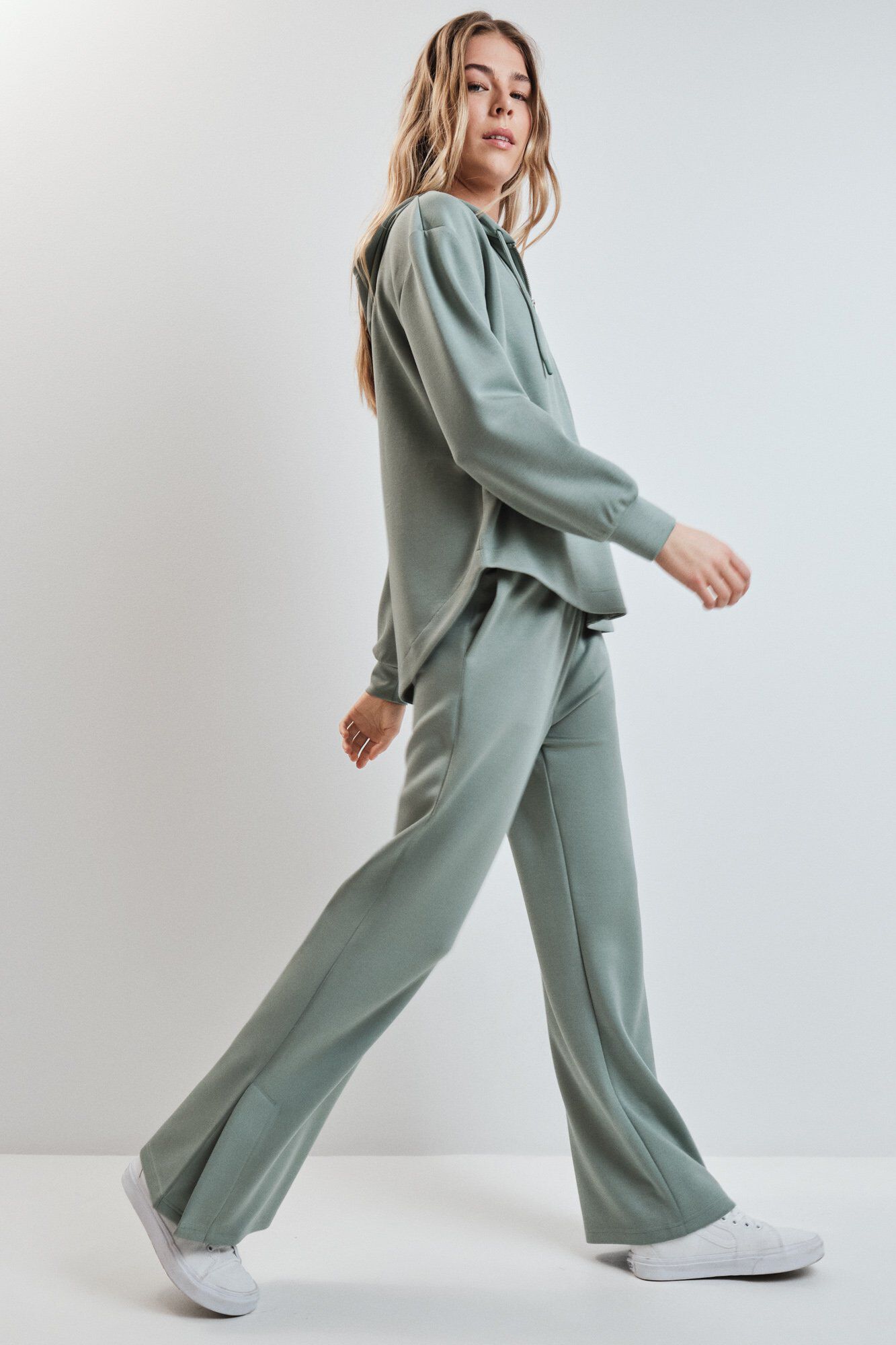 Womensecret Conjunto de casaco, t-shirt e cal&ccedil;as 